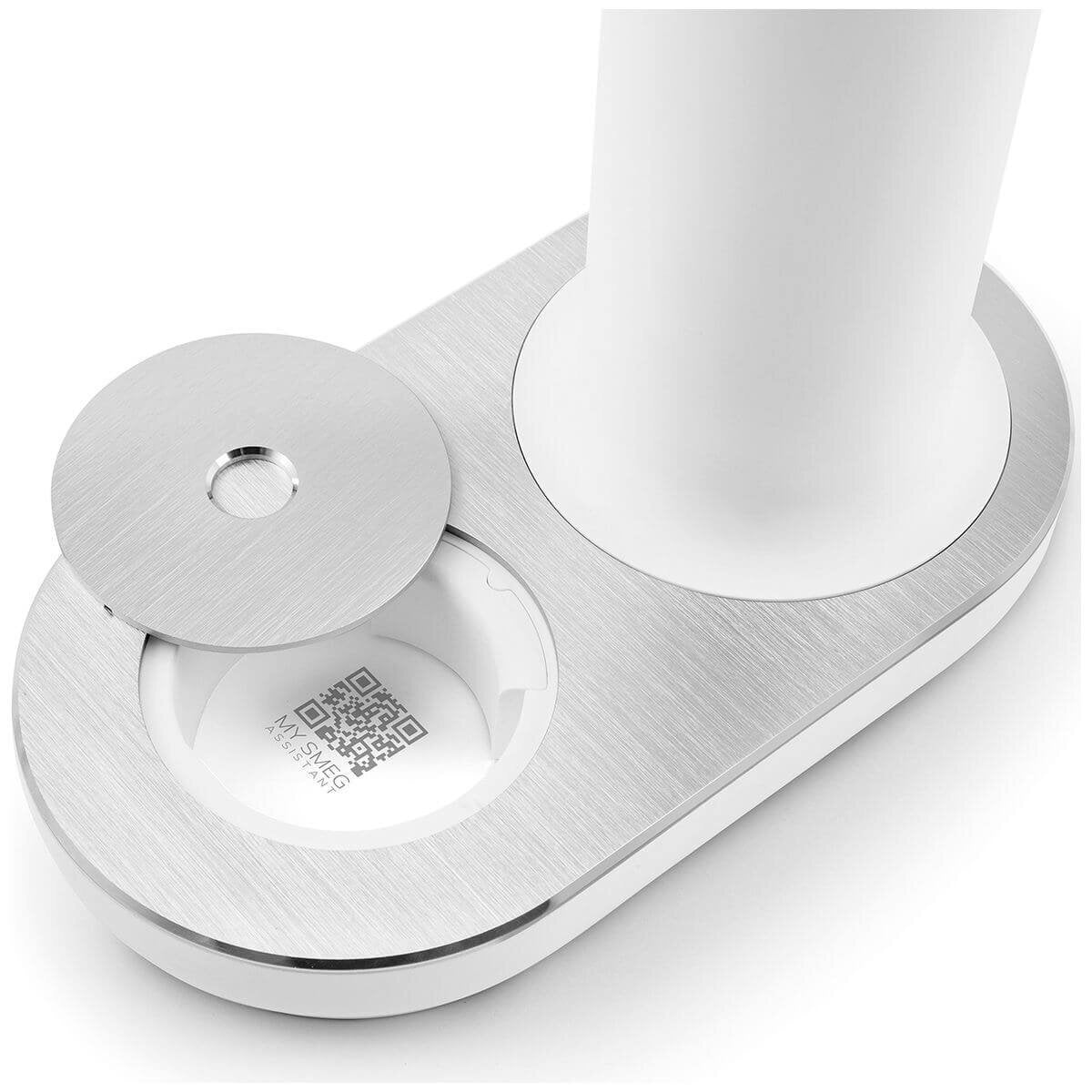 Smeg soda maker - White, electricity-free operation, Tritan Renew bottle, front knob control - SKC01WHMAU