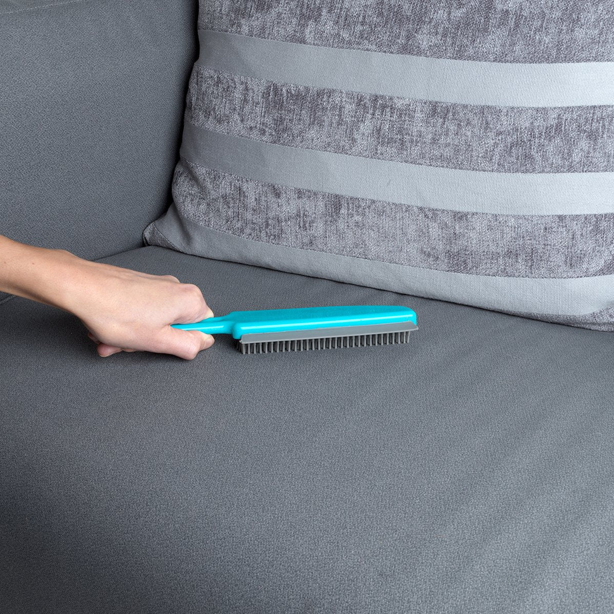 Beldray Pet Plus Upholstery Pet Brush - 295mm x 120mm - Durable Rubber Bristles - SuperSaverAU - view 3