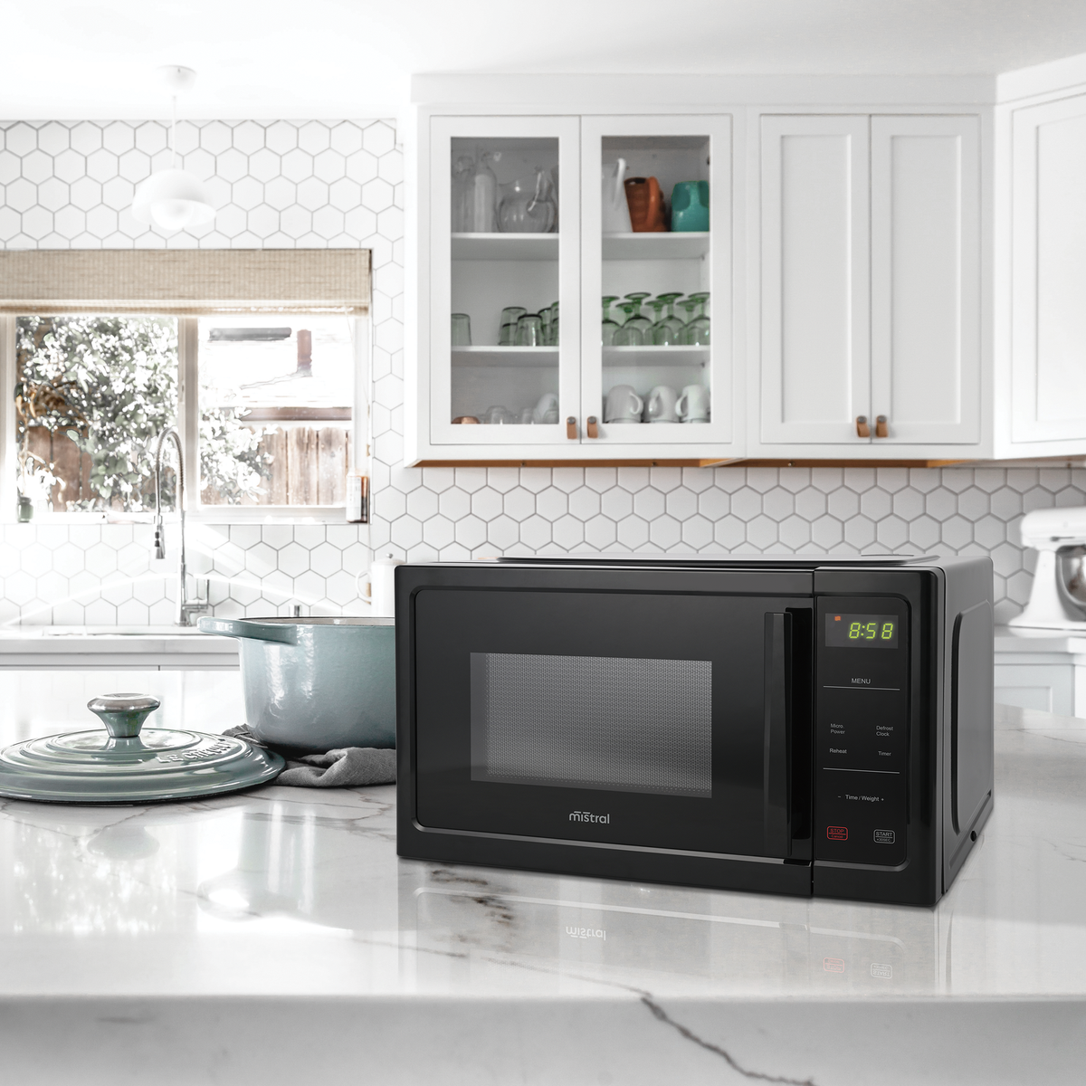 Mistral 25L Black Digital Microwave - 850W Power - 60-Minute Timer - Child Safety Lock