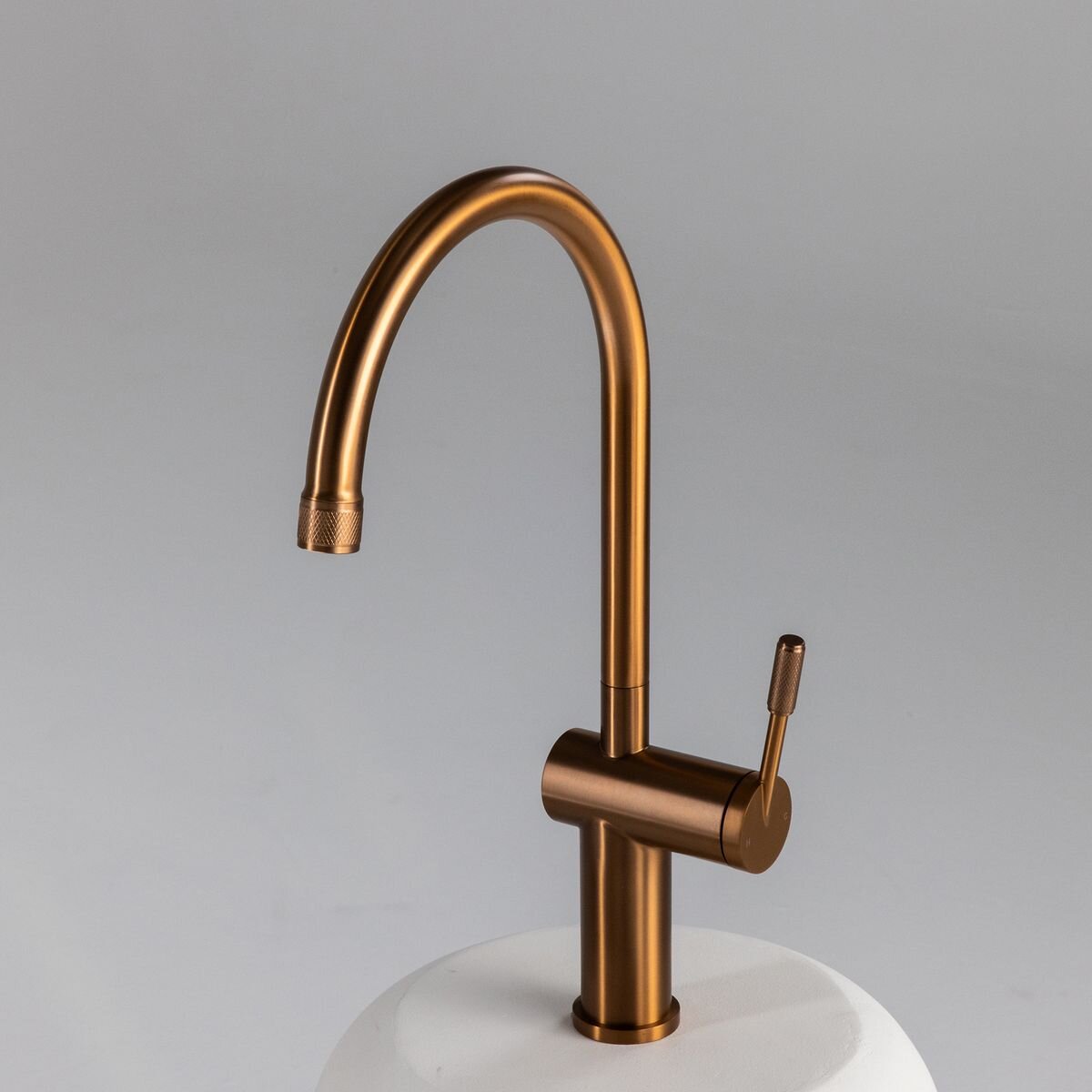 Titan Essentials Gooseneck Kitchen Mixer Tap - Rose gold - Soft-Closing Ceramic Seal - TTRG2