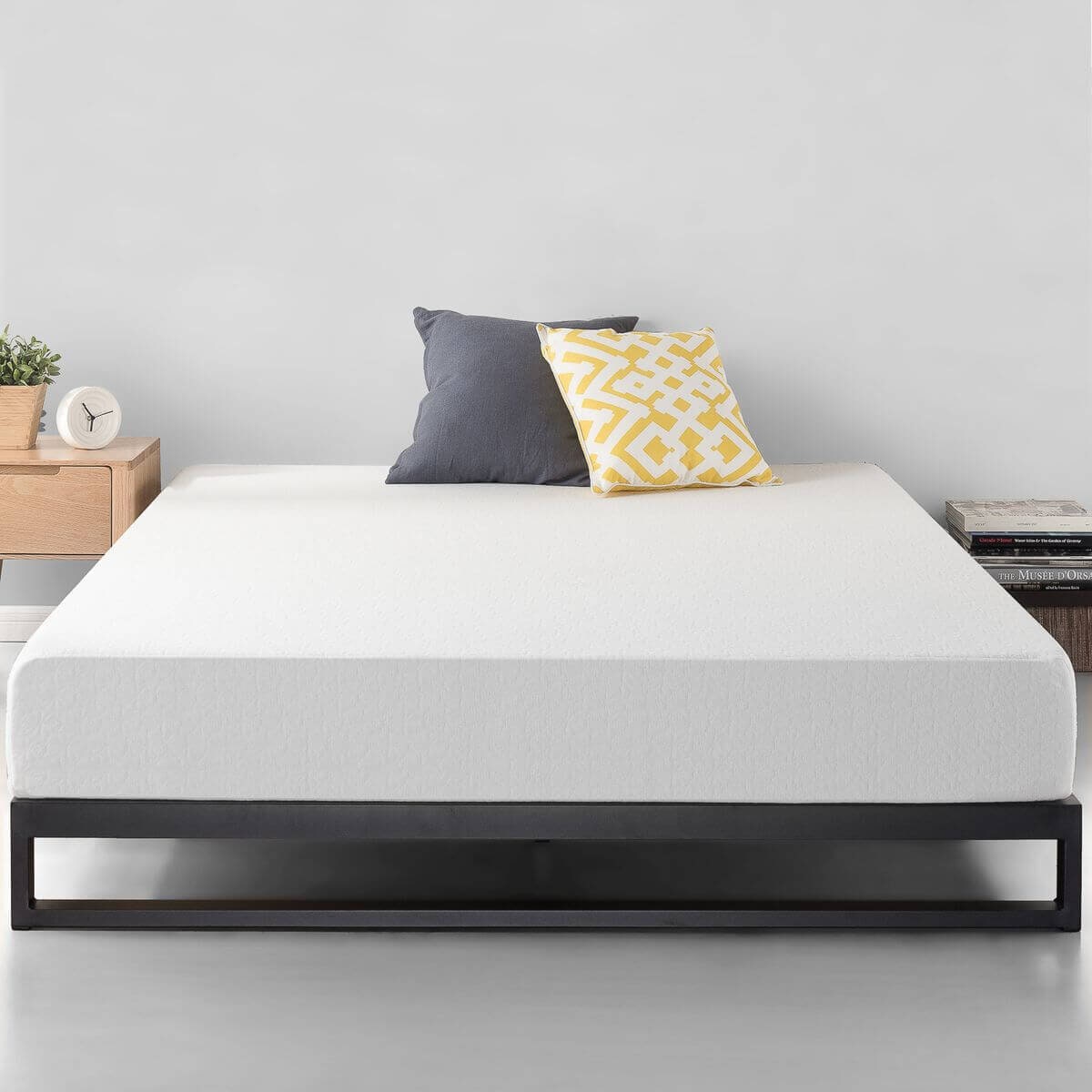 Zinus Queen 18cm Low Metal Bed Frame - Black, Durable Steel and Wood Slats - AU-SSBF-7Q