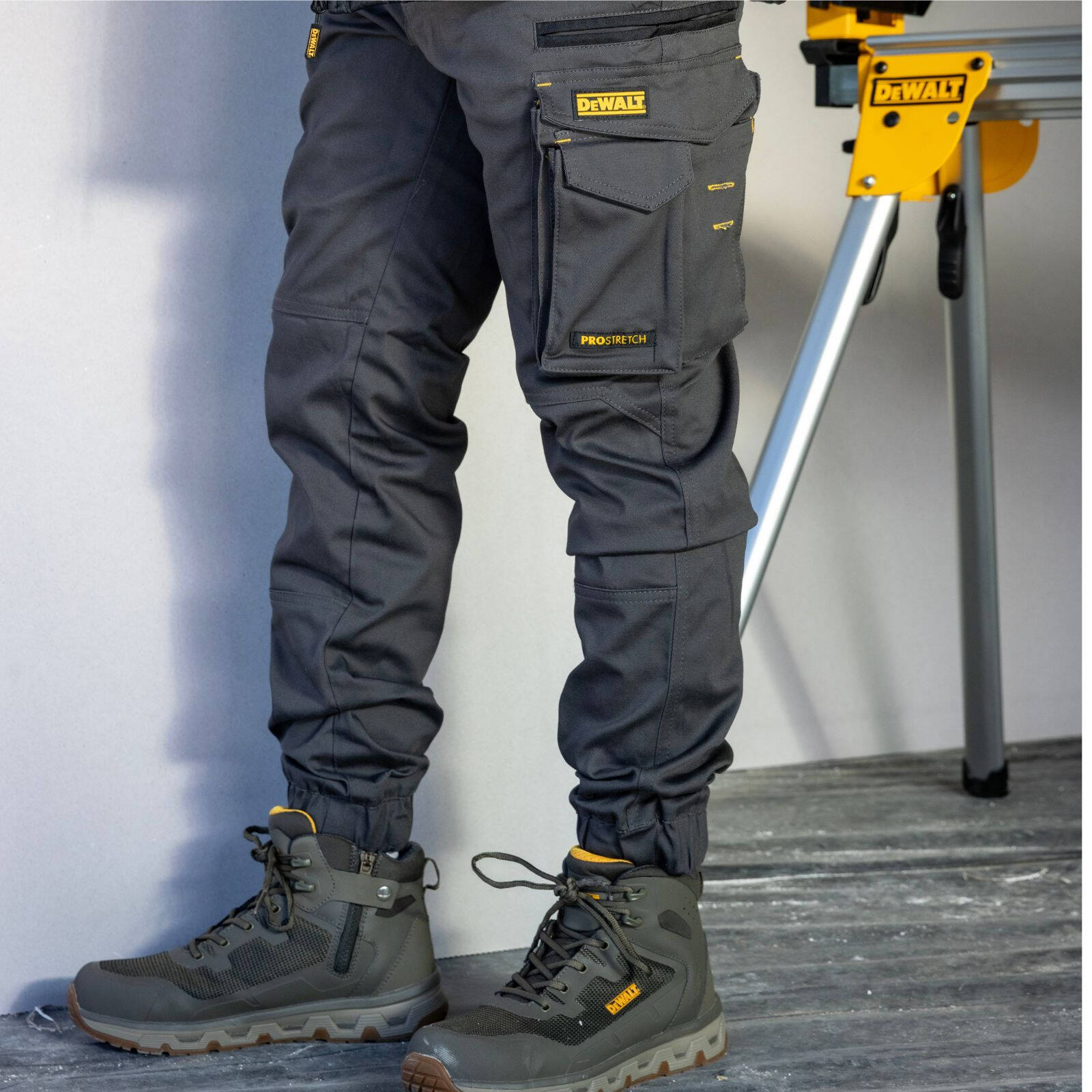DeWALT Goldfield PROStretch Work Trousers Size 32 Grey Cotton Spandex