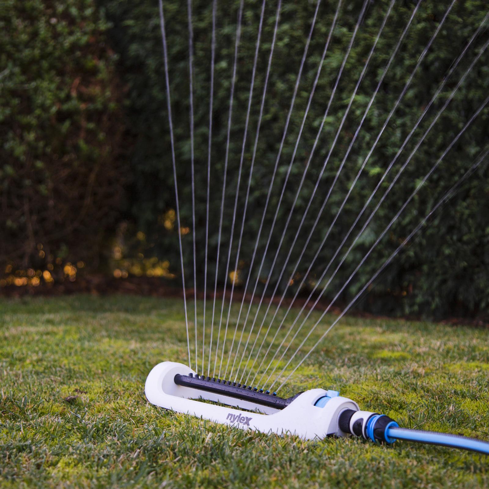 Nylex Oscillating Sprinkler Barrel - 260m Coverage, 16 Nozzles, ABS Plastic 400-600kPa