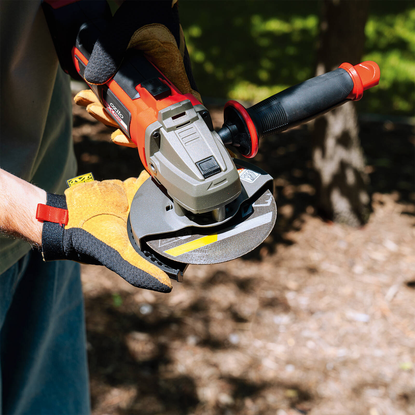 Ozito PXC 18V 125mm Cordless Angle Grinder Kit PAGK-1240