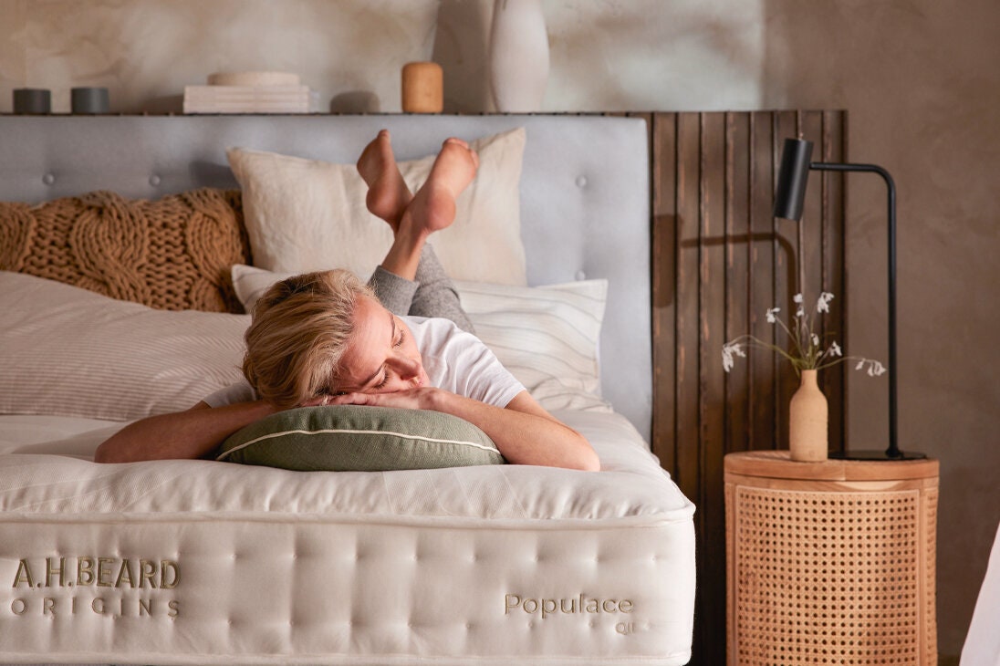 A.H. Beard Origins Populace QII medium double mattress - 5,000 Airflow Comfort Coils, wool - SILFC2MD