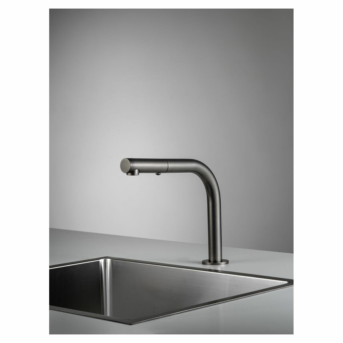 Rogerseller Tonic Square Sink Outlet with Pull Out Spray - Graphite, 5 Star WELS - 3606015205