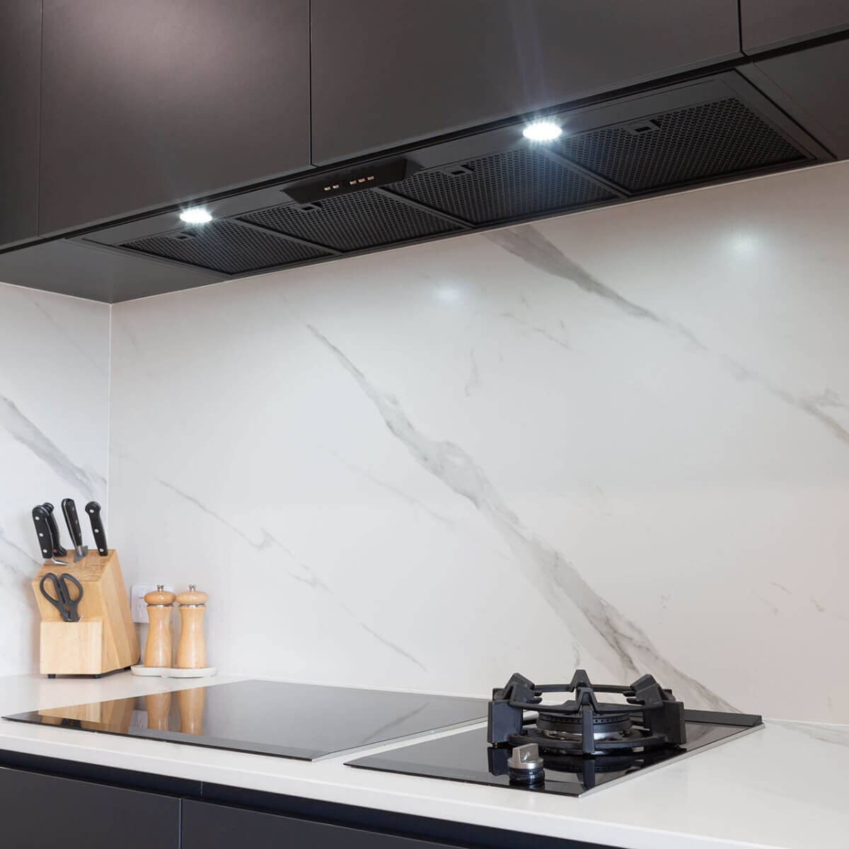 Schweigen 120cm Matte Black Undermount Rangehood - IsoDrive SP Motor, 1600m³/h - UM1390-12BSPPAK