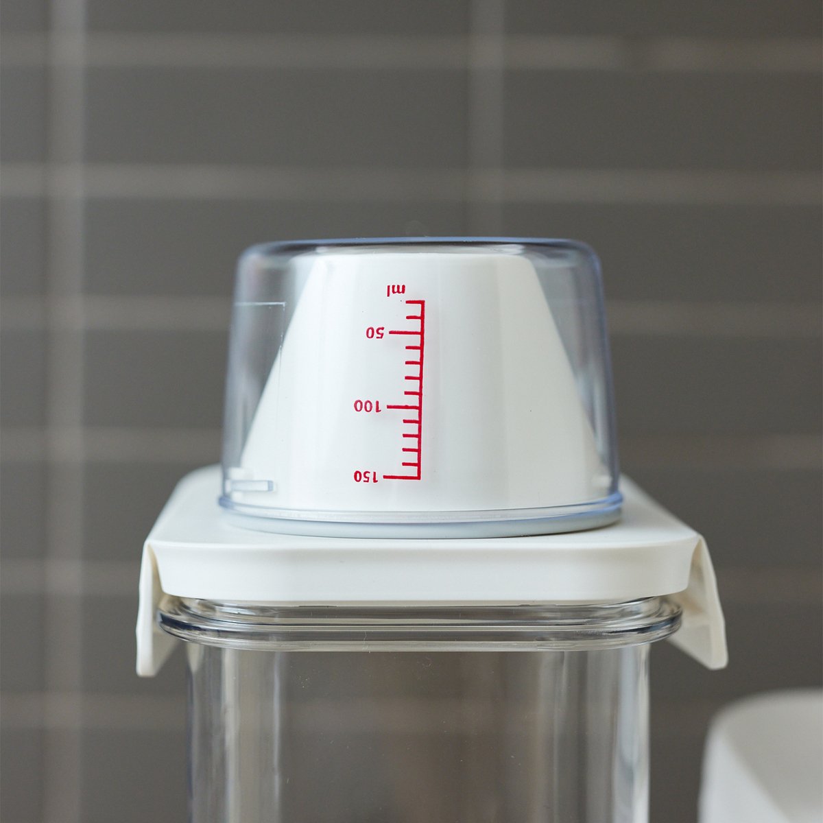 Boxsweden Crystal Laundry Container 1.1L - Clear - Easy Pour Spout