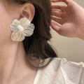 Exaggerated Large Flower Pearl Stud Earrings for Women Fashion Jewellery - Silver - view 5