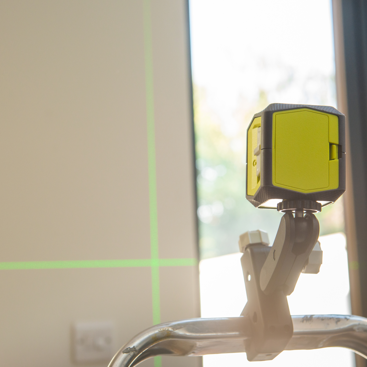Ryobi 15m Green Cross Line Laser - Self-Leveling - Accurate Alignment - SuperSaverAU - view 4