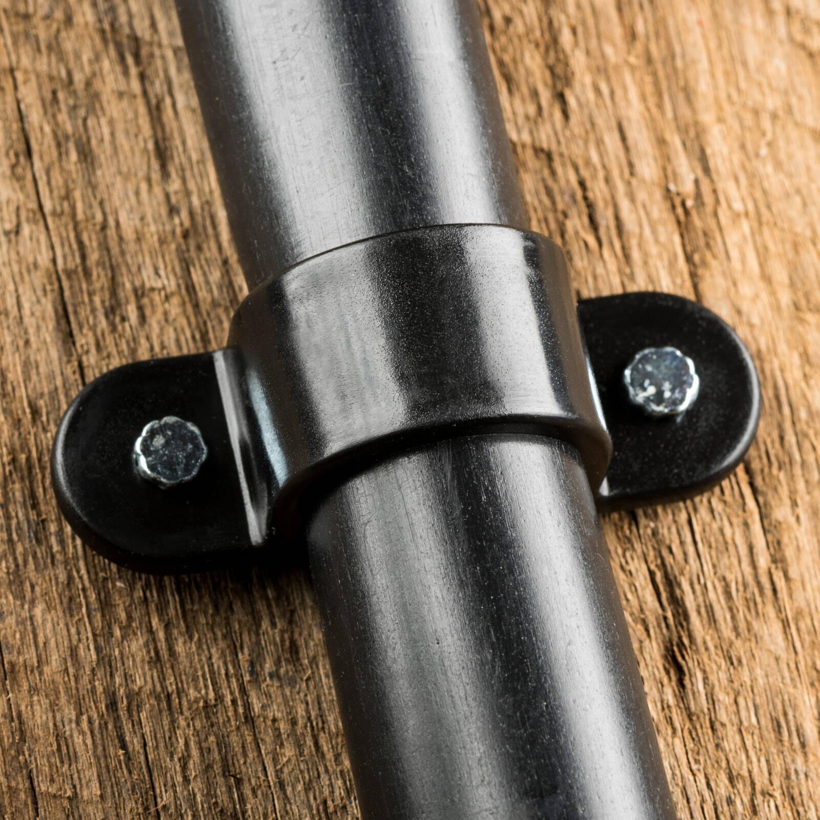 Pope 19mm Saddle Clamp - Black Poly Tube Mount for Timber, 1000kPa