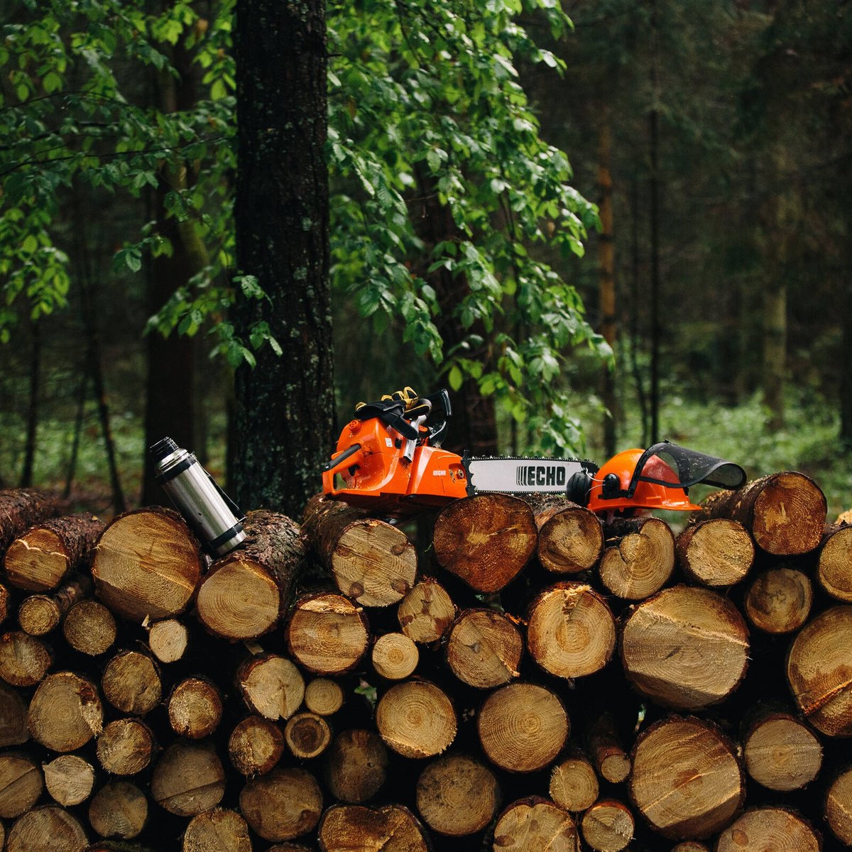 Echo 500mm 59.8cc 2 Stroke Petrol Chainsaw - 20" Guide Bar - Orange - Powerful & Efficient