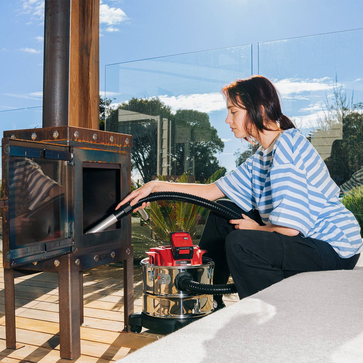 Ozito PXC 18V Ash Vacuum - 15L Steel Tank - Efficient Cold Ash Cleaning - SuperSaverAU - view 3