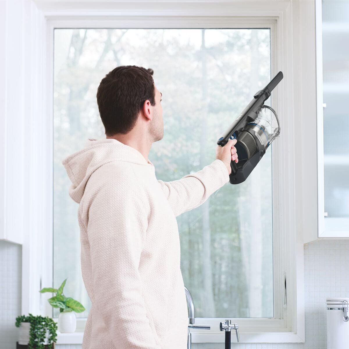 Shark PowerPro cordless stick vacuum - up to 50 minutes, removable battery, detachable handheld - IZ376HANZ