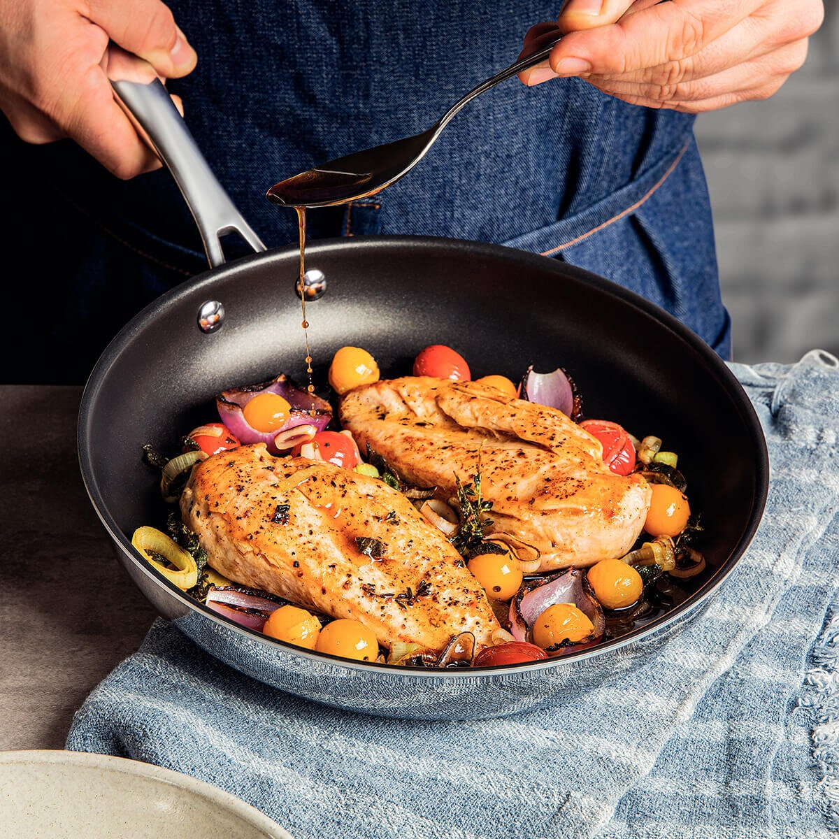 Tramontina Grano 26cm Non-Stick Frying Pan - Tri-Ply Clad Stainless Steel, Induction Compatible - 62155267