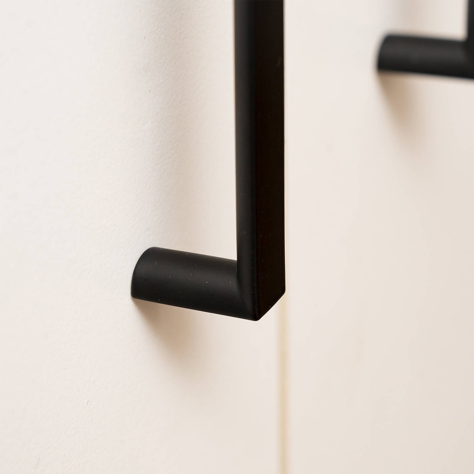 Taskmaster 128mm Matte Black 1/2 Round Cabinet Handle 10 Pack