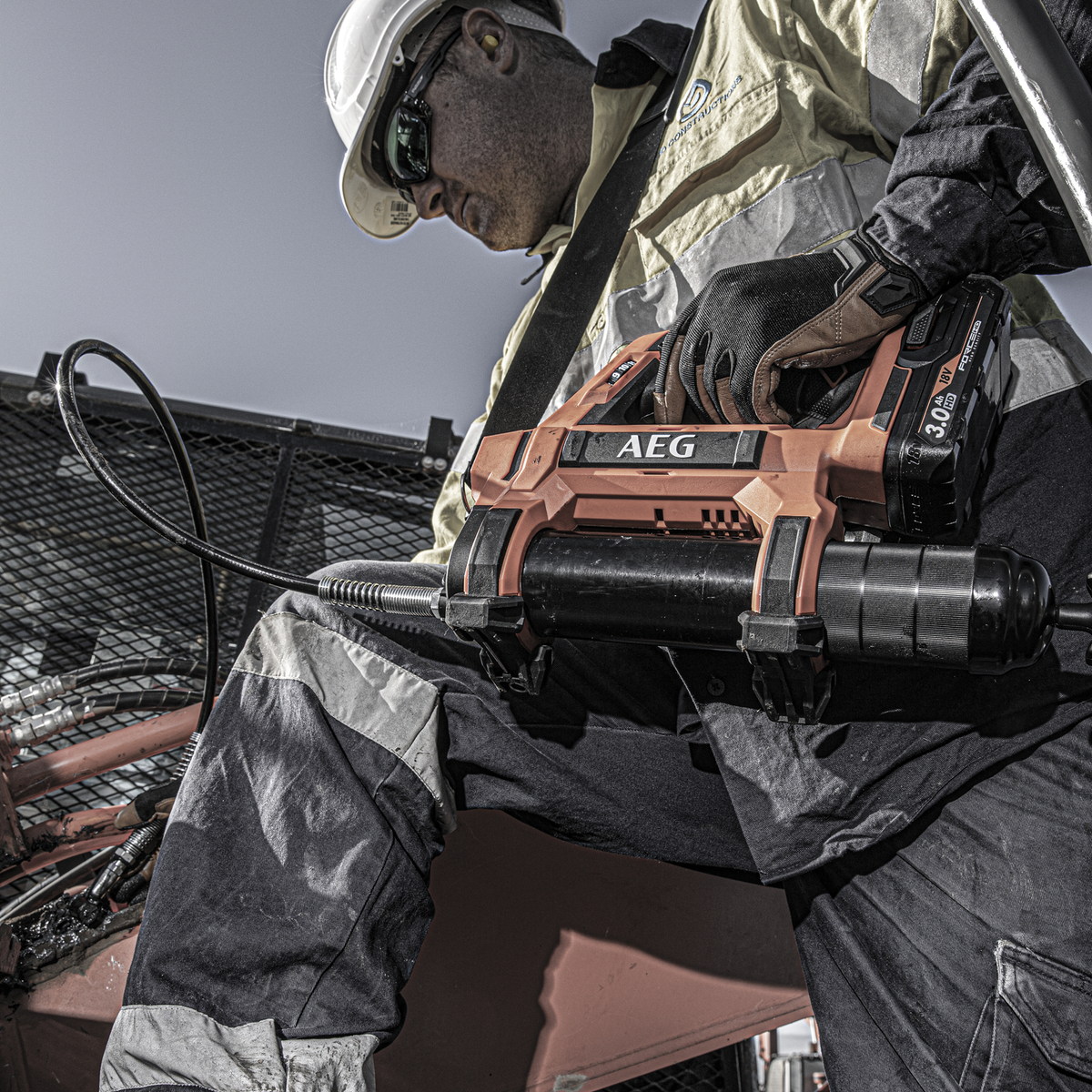 AEG Grease Gun - 450g - Skin Only - 10,000psi - SuperSaverAU - view 4
