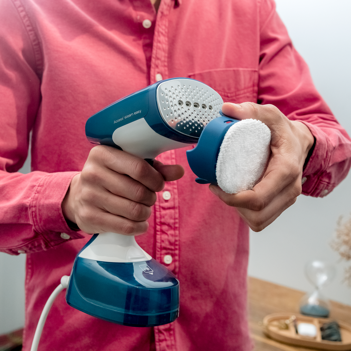Tefal Access Minute Steamer DT7130 - Handheld Garment Steamer - 1400W - 25g/min Steam Output - 15s Heat-Up Time - Odour Reduction - SuperSaverAU - view 4
