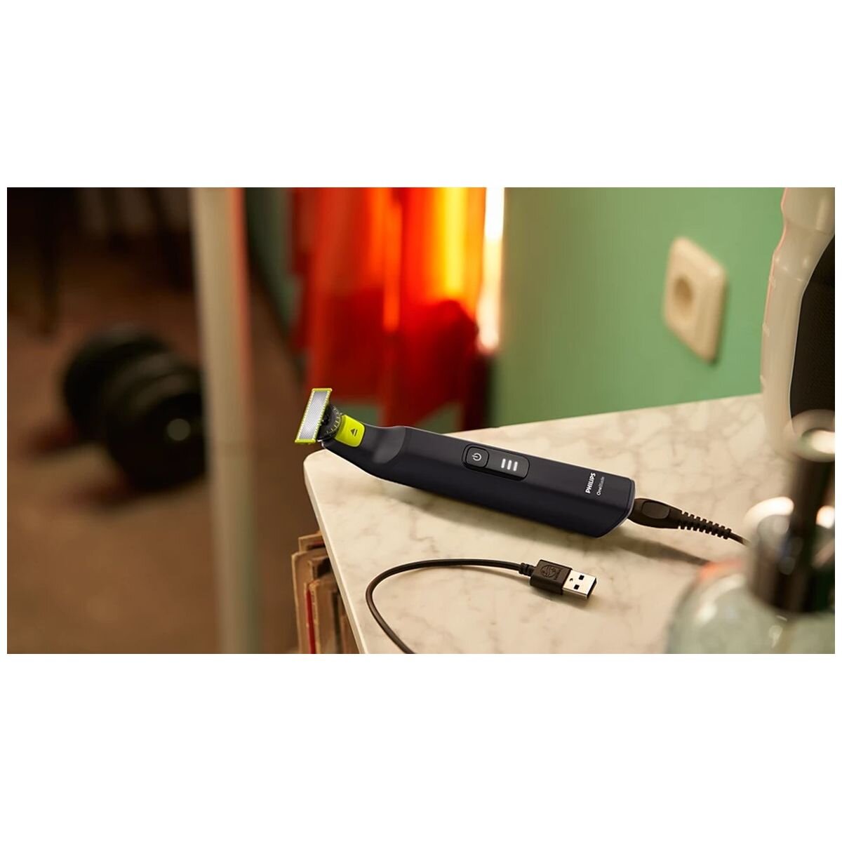Philips OneBlade Face Pro - Black - 12-Length Comb 0.5-9mm, 120 Minute Runtime, Wet and Dry - QP6532-15