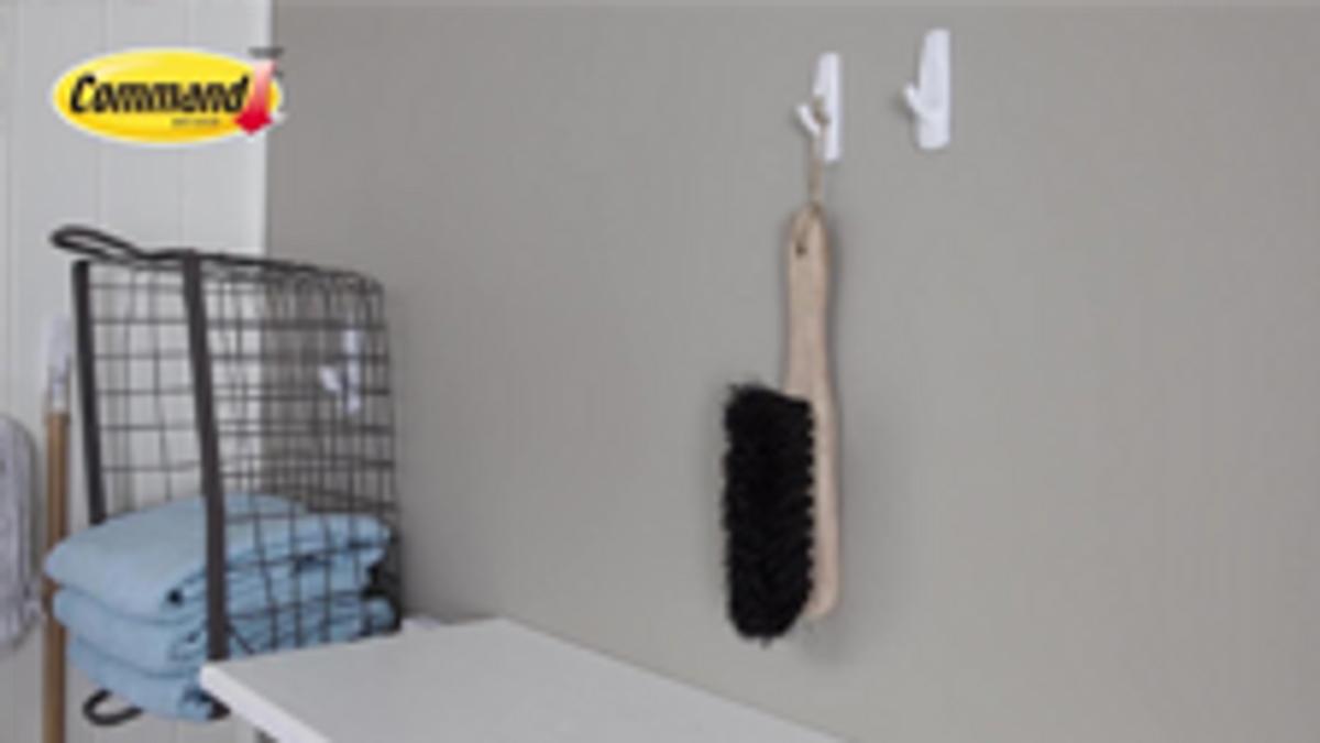 Command Medium White Adhesive Wall Hooks, 1.3kg, 2 Pack