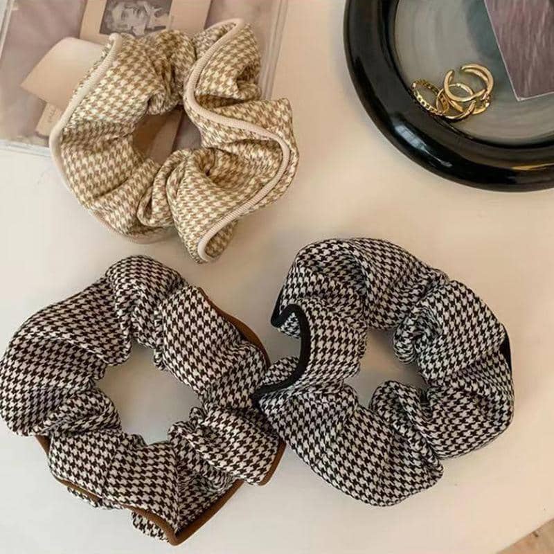 Houndstooth Plaid Hair Scrunchie - Black - view 5