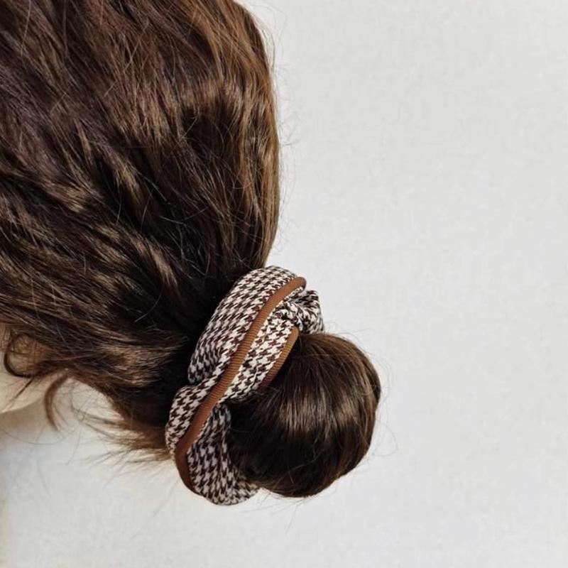 Houndstooth Plaid Hair Scrunchie - Khaki - view 4