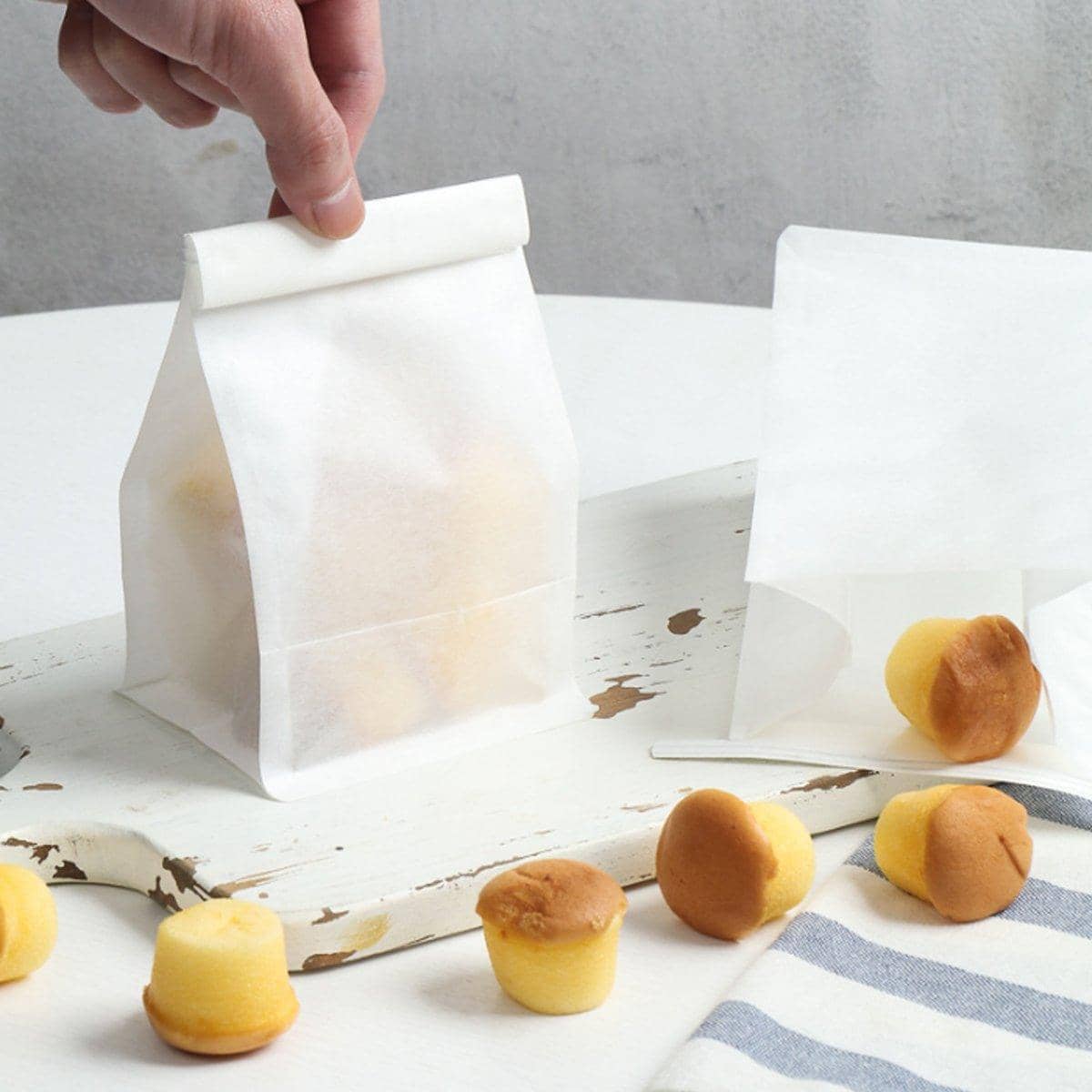 Oil-Proof Paper Bread Bags with Iron Wire Seal, Self-Standing, Pack of 50 - view 4