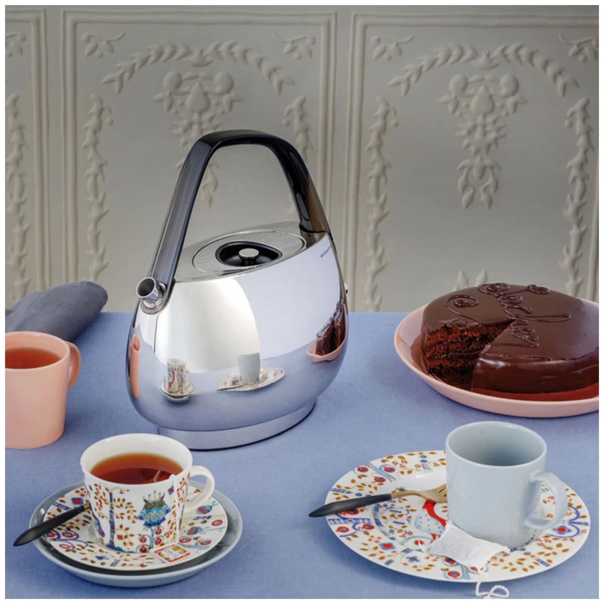 Bugatti Jackie Kettle 1.2L - Chrome 18/10 Stainless Steel, Tritan Handle, Simple On/Off - 02-JKCRNU