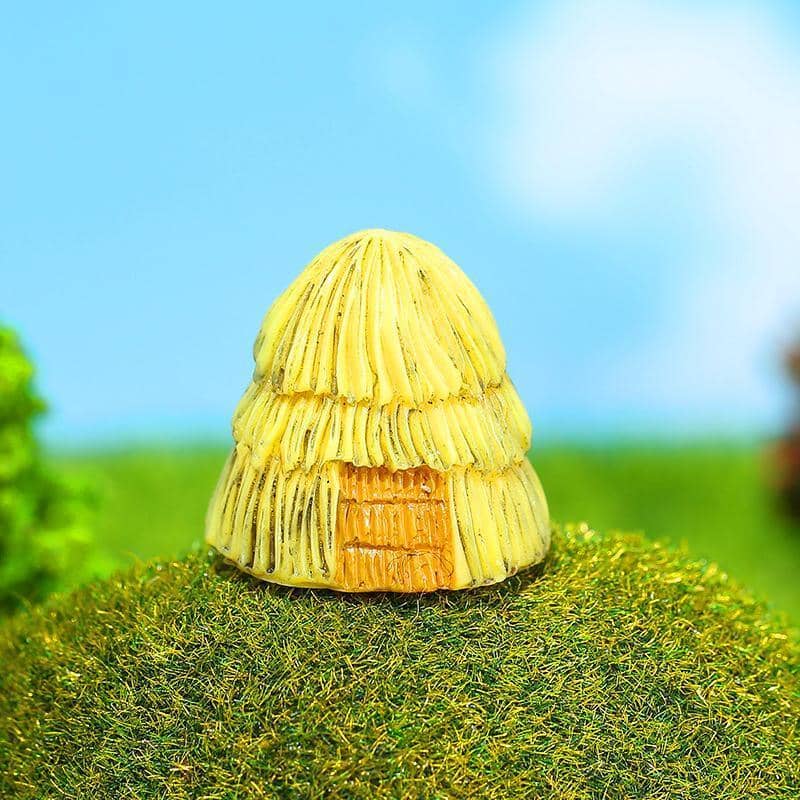 Resin Miniature Brown Thatched Cottage Figurine - 2.6 x 2.6 x 2.5 cm - view 4