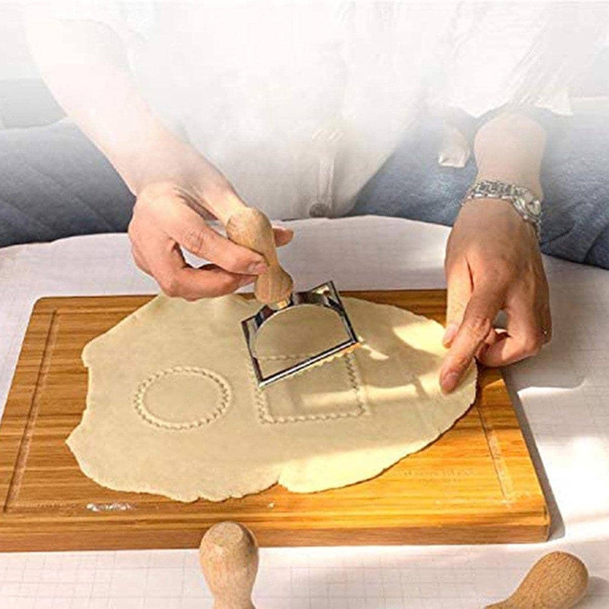 Set of 3 Zinc Alloy Dumpling and Biscuit Moulds with Wooden Handles for Baking - view 5