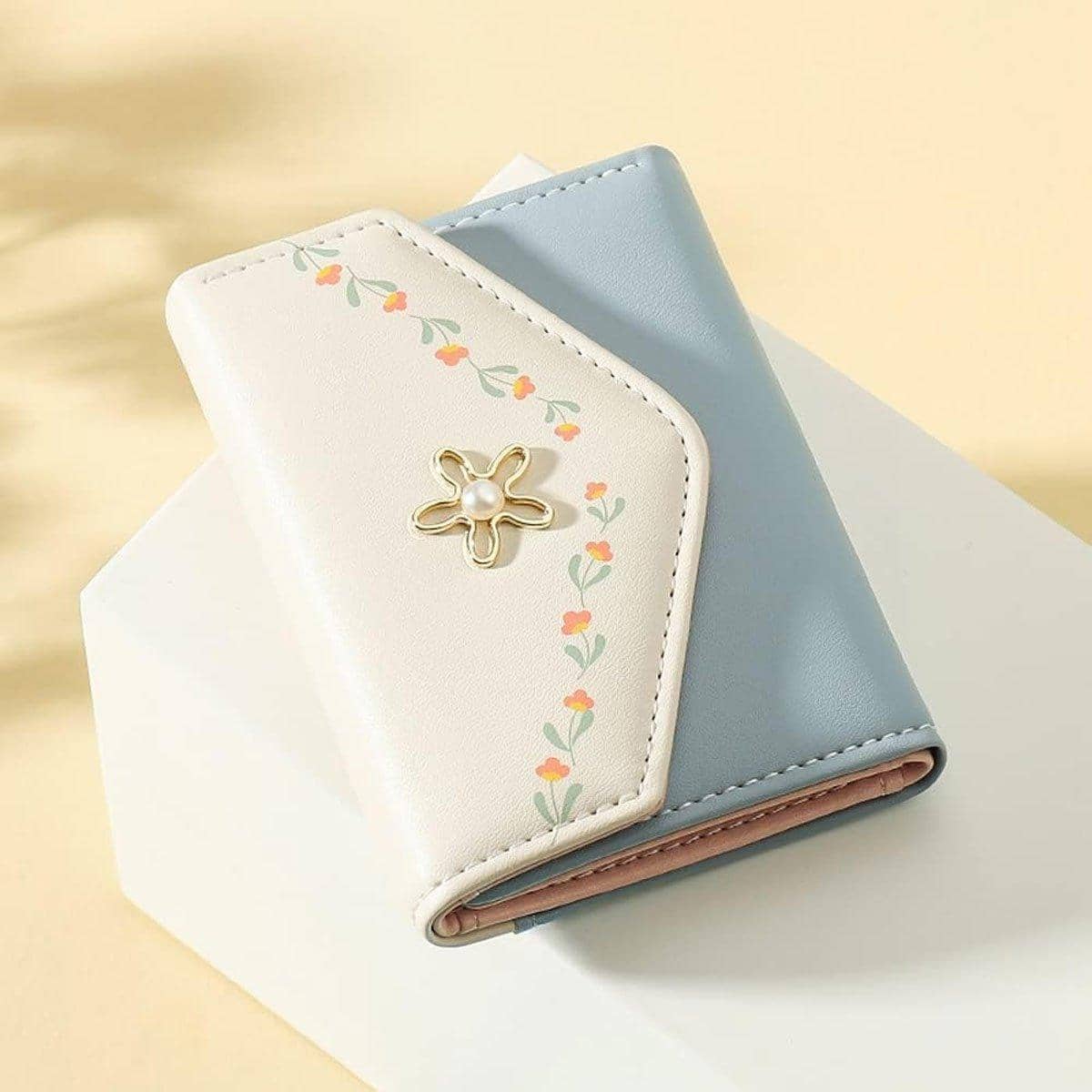 Small Women's Tri-Fold PU Leather Wallet with Floral Clasp, Set of 5 - view 5