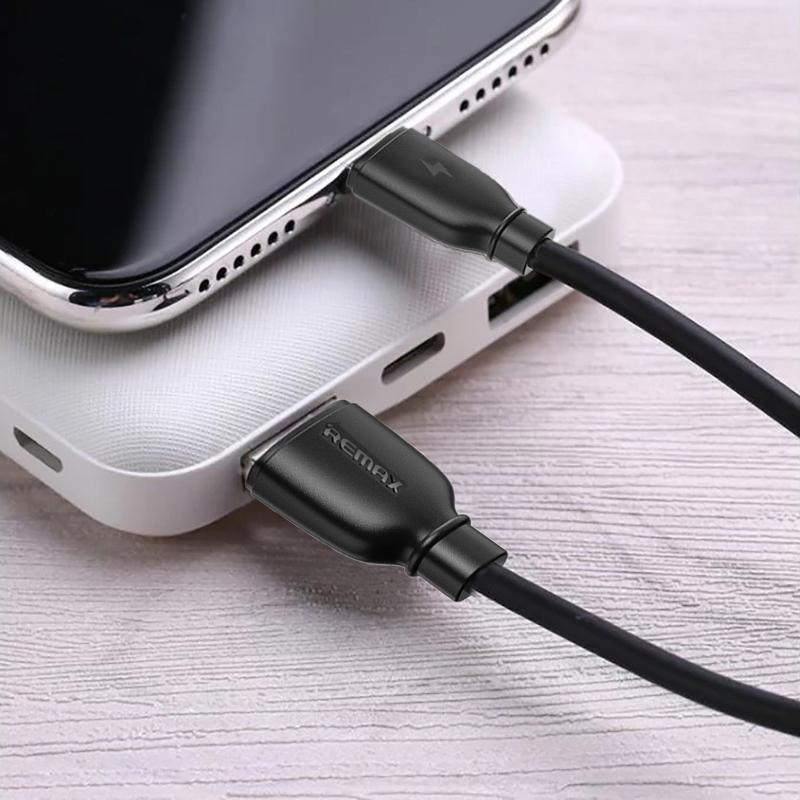 USB Fast Charging Cable 1m 2.4A for iPhone and iPad - White - view 5