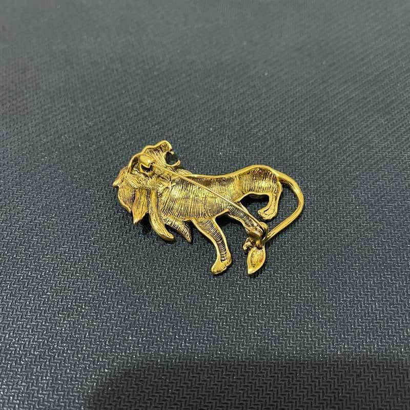 Vintage Lion Brooch Pin for Men and Women - Antique Gold, 5.6 x 3.8 cm - view 4