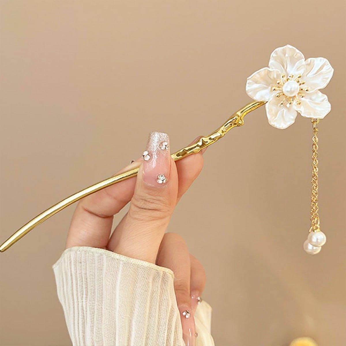 White Flower Fringe Hairpin with Pearl Centre, Vintage Chinese Style for Women - view 5